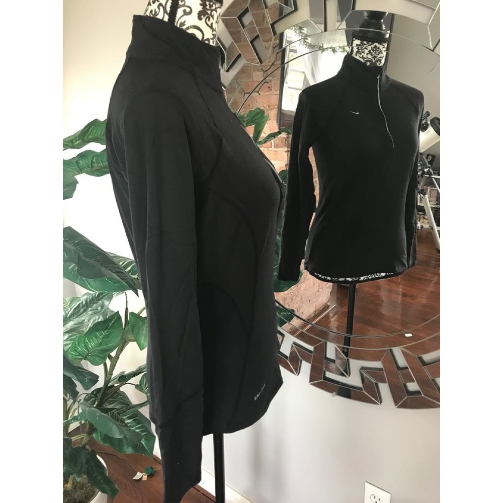 Nike women athletic jacket. - Picture 3 of 7